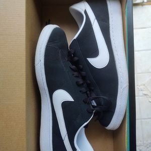 Nike Tennis Classic